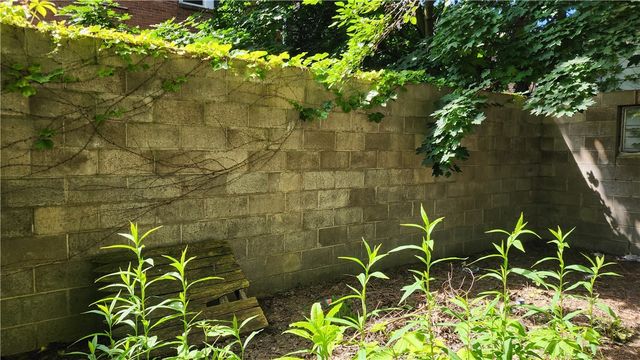 607 Olive Ln, Ambridge, PA 15003