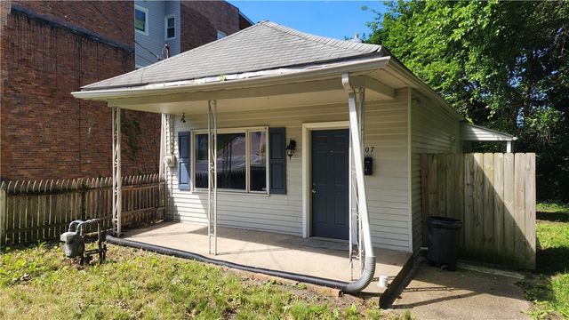 607 Olive Ln, Ambridge, PA 15003