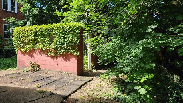 607 Olive Ln, Ambridge, PA 15003