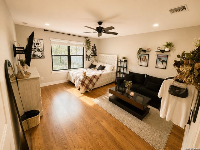 1805 San Jacinto, Castroville, TX 78009