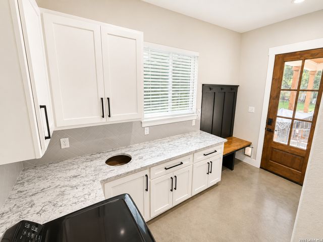 1805 San Jacinto, Castroville, TX 78009