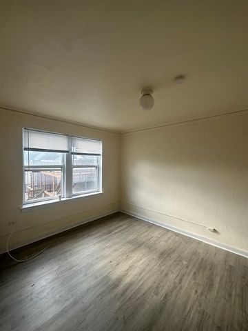 633 W Deming Place ST, Chicago, IL 60614