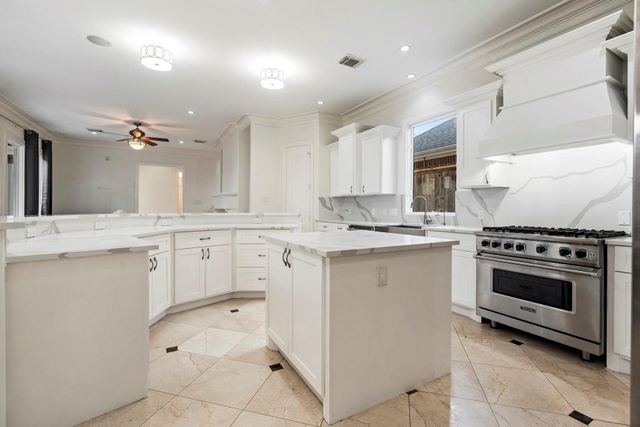 3844 Bellefontaine Street, Houston, TX 77025