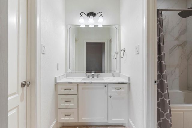 3844 Bellefontaine Street, Houston, TX 77025