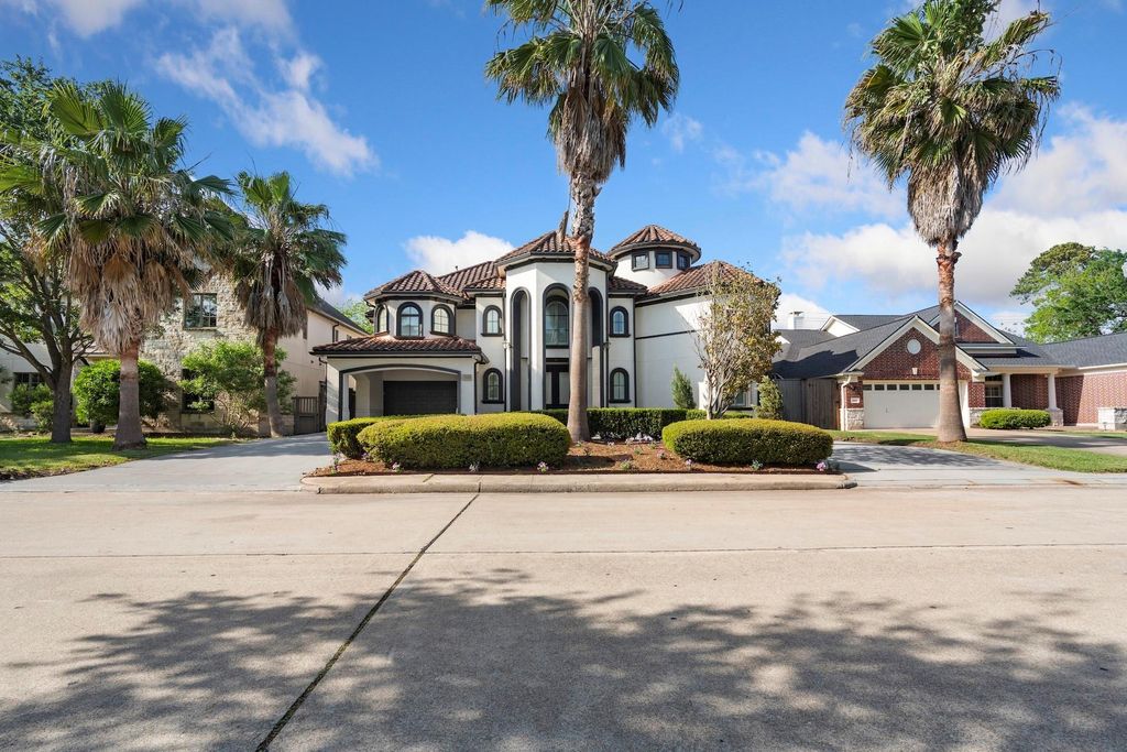3844 Bellefontaine Street, Houston, TX 77025