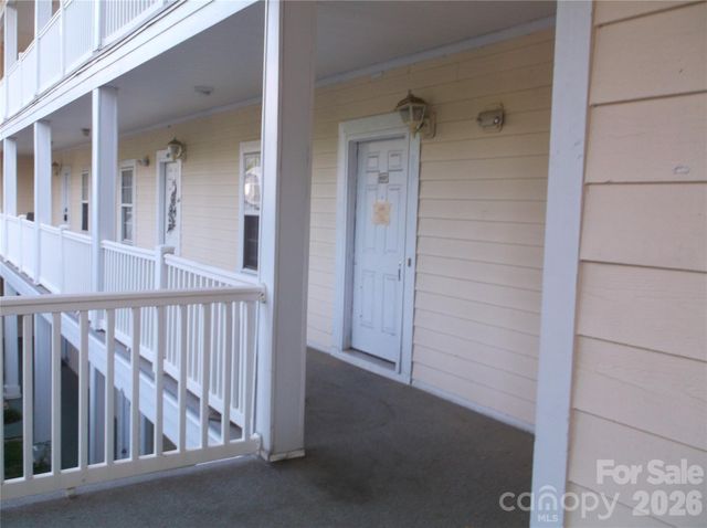 8927 Meadow Vista Road, Charlotte, NC 28213