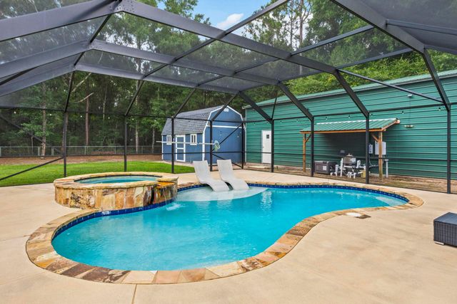 1177 Blackberry Circle, Baker, FL 32531