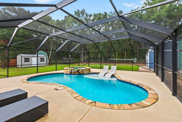 1177 Blackberry Circle, Baker, FL 32531