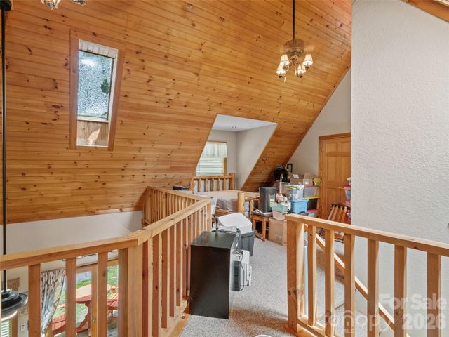 80 Ferguson Lane, Bakersville, NC 28705