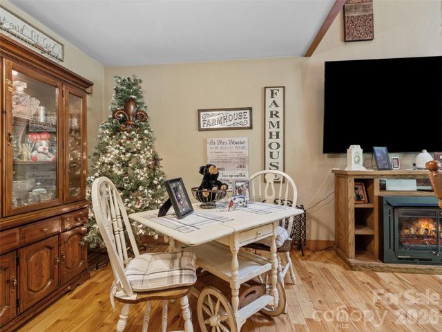 80 Ferguson Lane, Bakersville, NC 28705