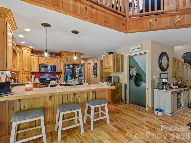 80 Ferguson Lane, Bakersville, NC 28705