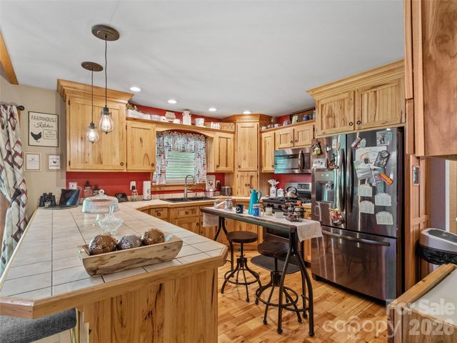 80 Ferguson Lane, Bakersville, NC 28705