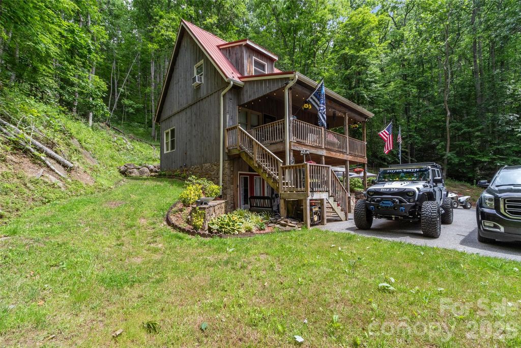 80 Ferguson Lane, Bakersville, NC 28705