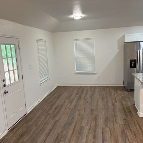 1406 W Sears Street, Denison, TX 75020