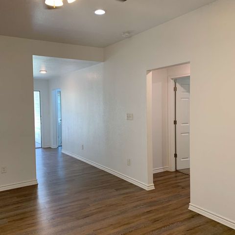 1406 W Sears Street, Denison, TX 75020