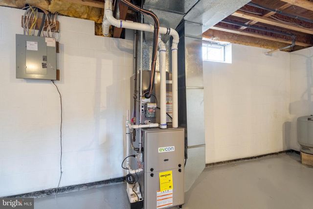 1058 CHARLES ST, Vineland, NJ 08360