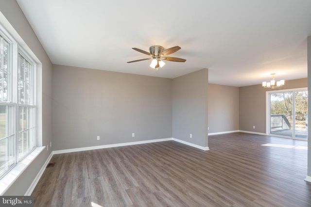 1058 CHARLES ST, Vineland, NJ 08360