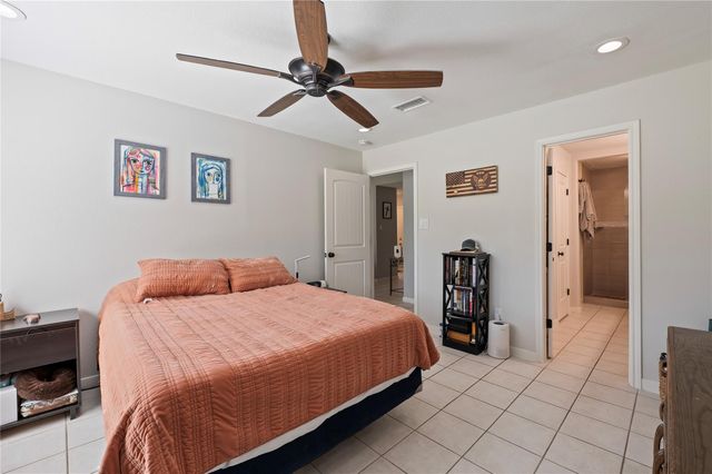 22 Hideaway Drive, Friendswood, TX 77546