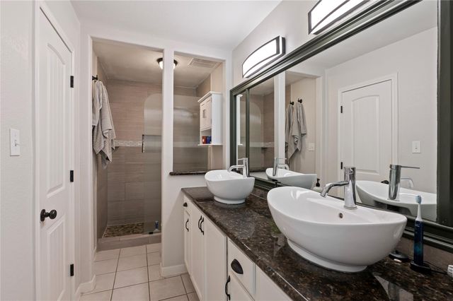 22 Hideaway Drive, Friendswood, TX 77546