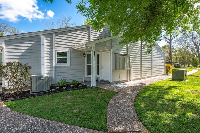 22 Hideaway Drive, Friendswood, TX 77546