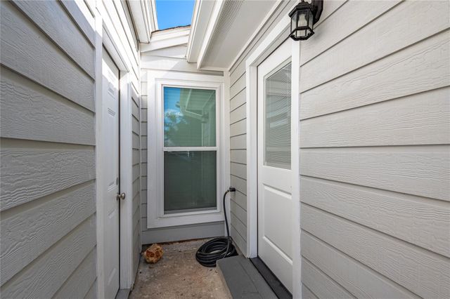 22 Hideaway Drive, Friendswood, TX 77546