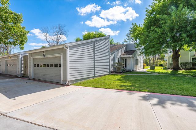 22 Hideaway Drive, Friendswood, TX 77546