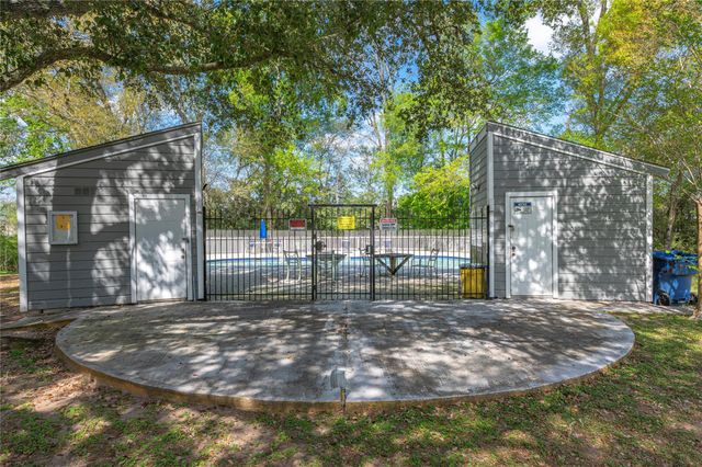 22 Hideaway Drive, Friendswood, TX 77546