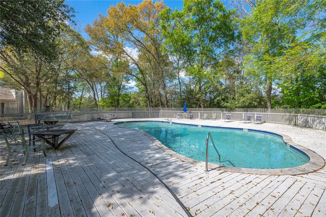 22 Hideaway Drive, Friendswood, TX 77546