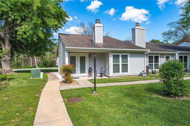 22 Hideaway Drive, Friendswood, TX 77546