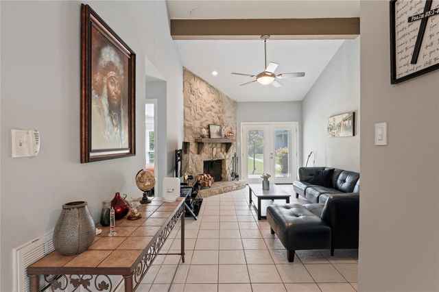 22 Hideaway Drive, Friendswood, TX 77546