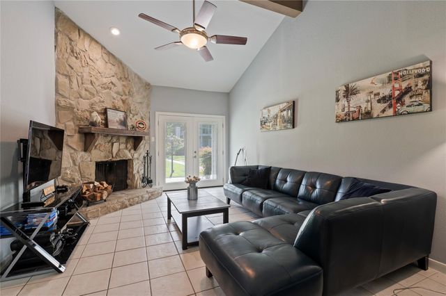 22 Hideaway Drive, Friendswood, TX 77546