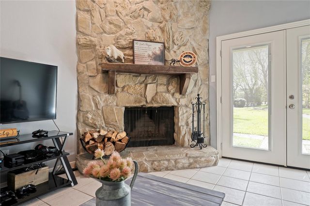 22 Hideaway Drive, Friendswood, TX 77546