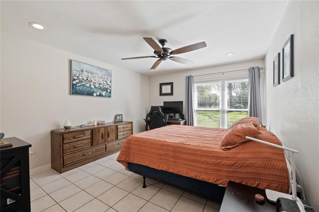 22 Hideaway Drive, Friendswood, TX 77546