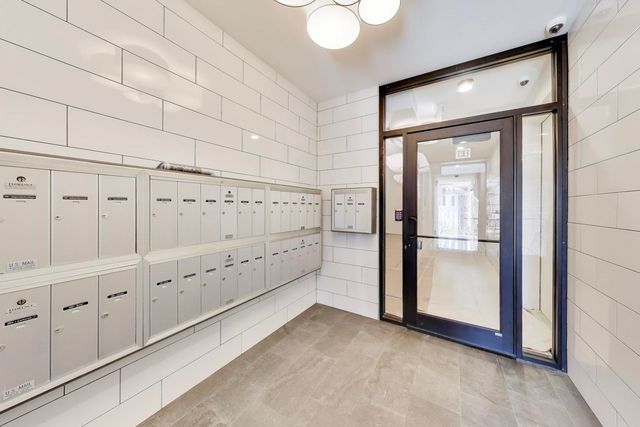 5748 N Hermitage Avenue 106, Chicago, IL 60660