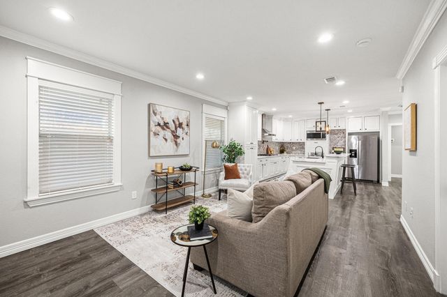 1405 Walton Street, Houston, TX 77009