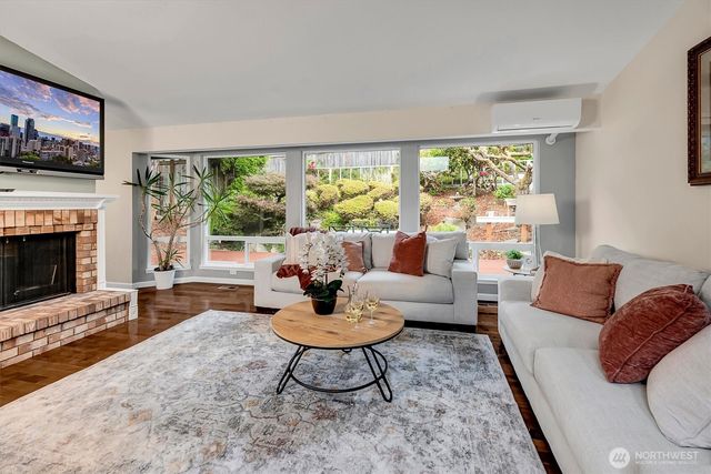 15228 SE 49th Street, Bellevue, WA 98006