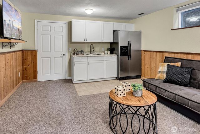 15228 SE 49th Street, Bellevue, WA 98006
