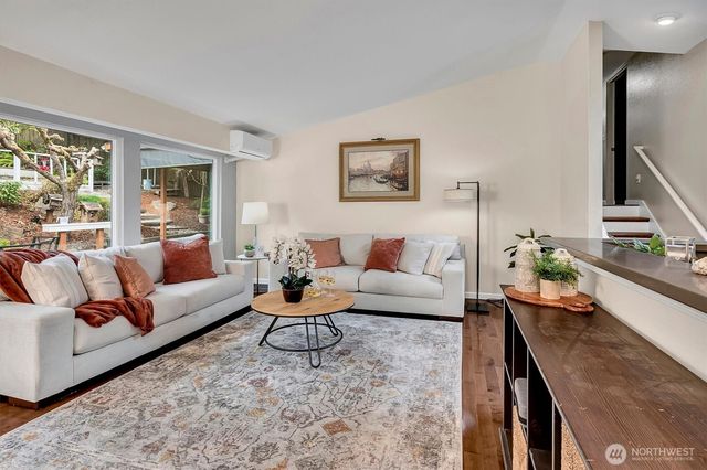 15228 SE 49th Street, Bellevue, WA 98006