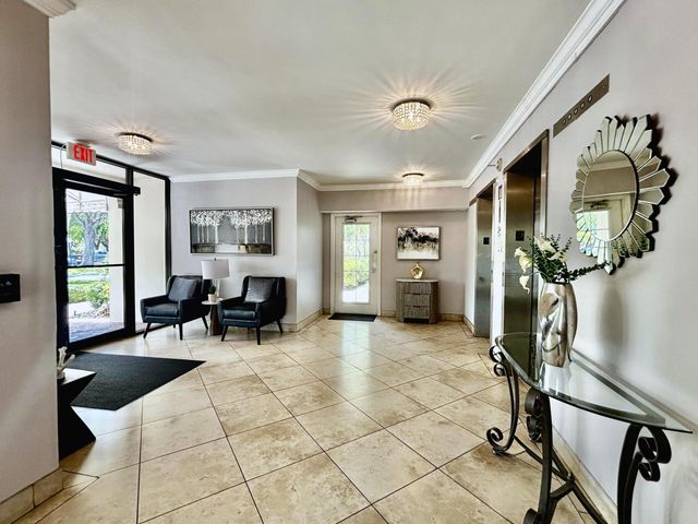 3930 Oaks Clubhouse Drive 506, Pompano Beach, FL 33069