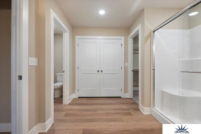 6914 Flint Drive, Papillion, NE 68046