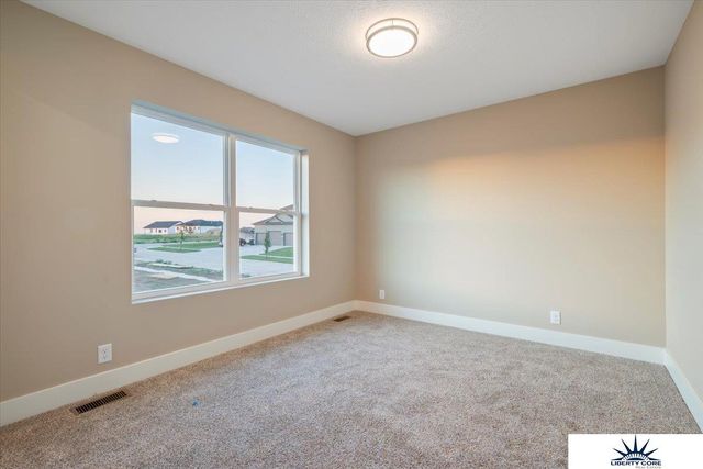 6914 Flint Drive, Papillion, NE 68046