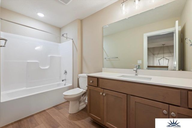 6914 Flint Drive, Papillion, NE 68046