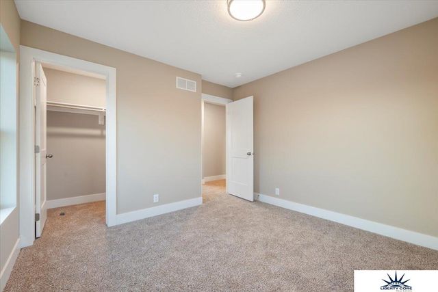 6914 Flint Drive, Papillion, NE 68046