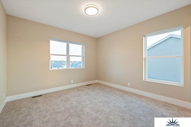 6914 Flint Drive, Papillion, NE 68046