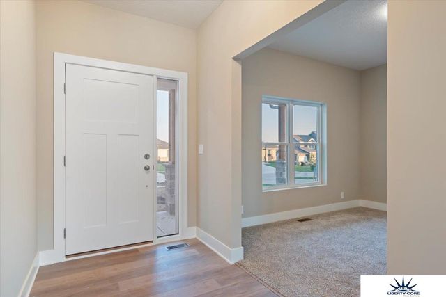 6914 Flint Drive, Papillion, NE 68046