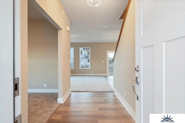 6914 Flint Drive, Papillion, NE 68046