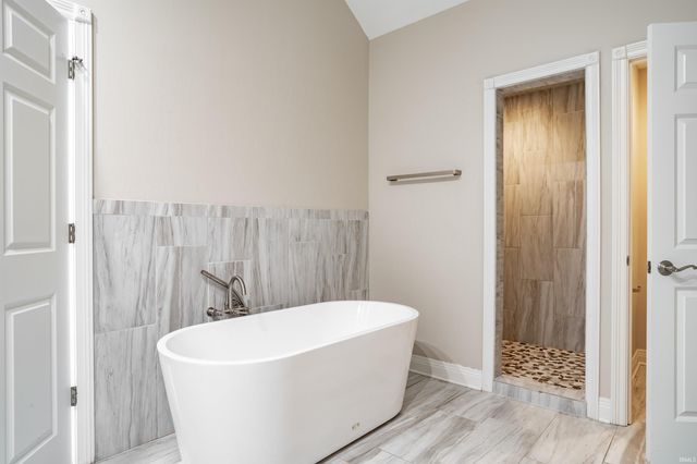 1521 Sycamore Hills Drive, Fort Wayne, IN 46814