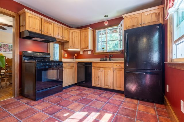 37 Fuller Avenue, Webster, NY 14580