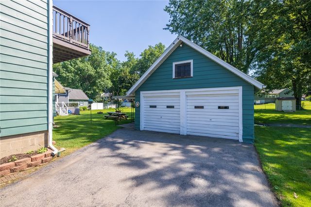 37 Fuller Avenue, Webster, NY 14580