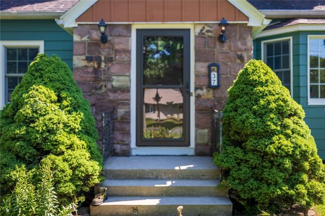 37 Fuller Avenue, Webster, NY 14580